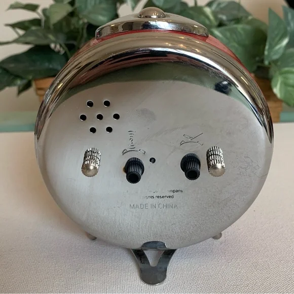 Vintage 90s Coca Cola Alarm Clock Red Silver Metal Coke Soda Pop Quartz Clock - Picture 4 of 13